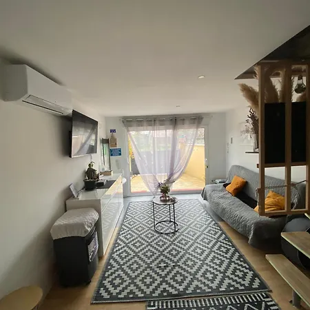 Detente Apartment